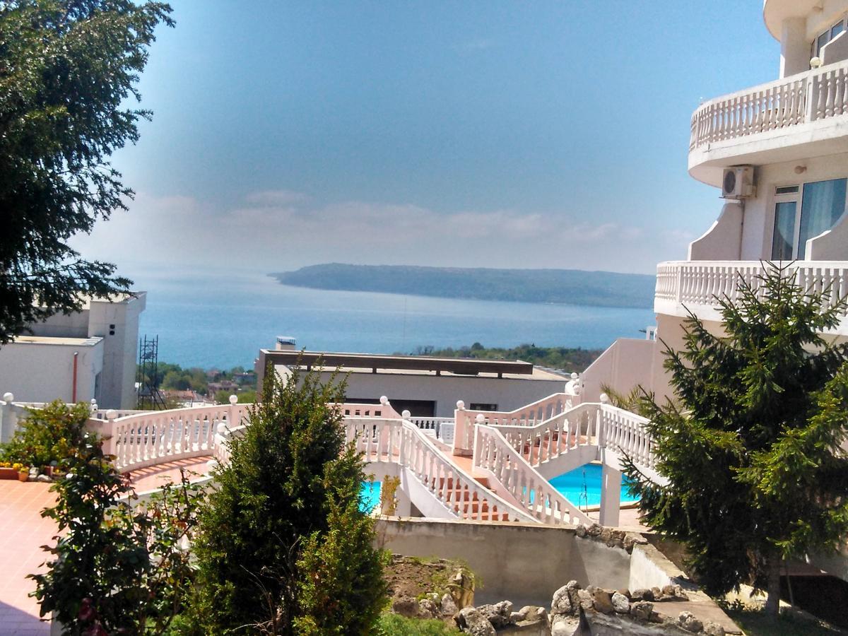 Family Hotel Casablanca Green Varna Exterior photo